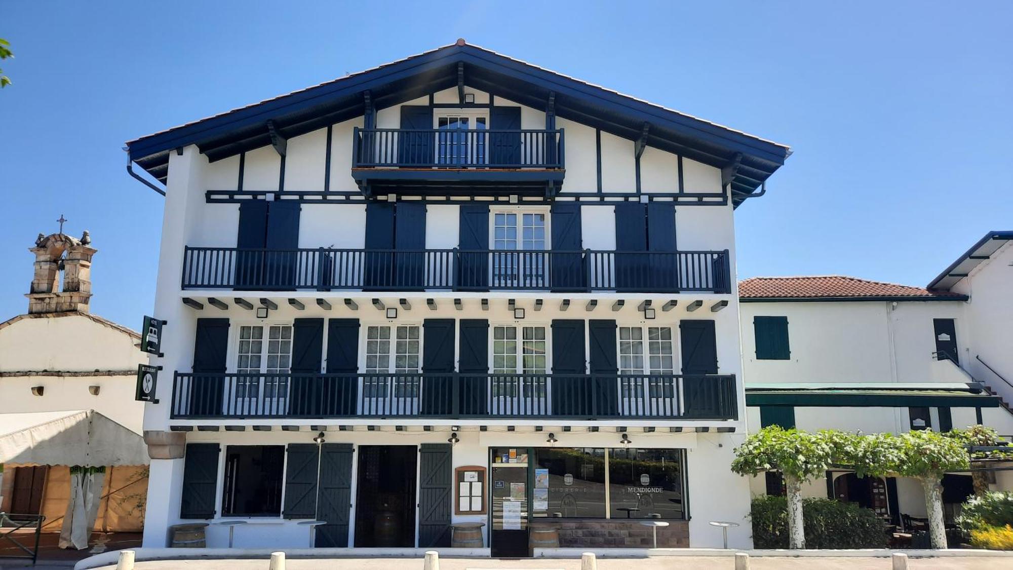 Hotel Trinquet Saint-Pée-sur-Nivelle Exterior foto